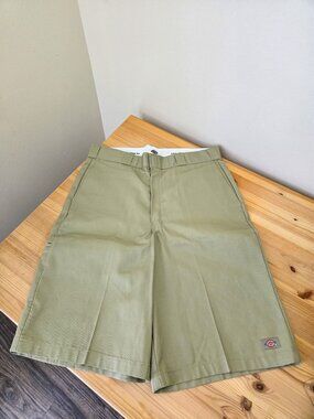 Dickies Men's 13 Inch Loose Fit Multi-Pocket Work Short, Khaki, 36